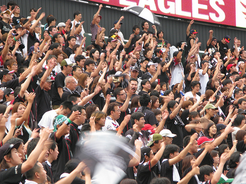 sendai2008 Lotte fans cheer Marines to victory in Sendai, 2008