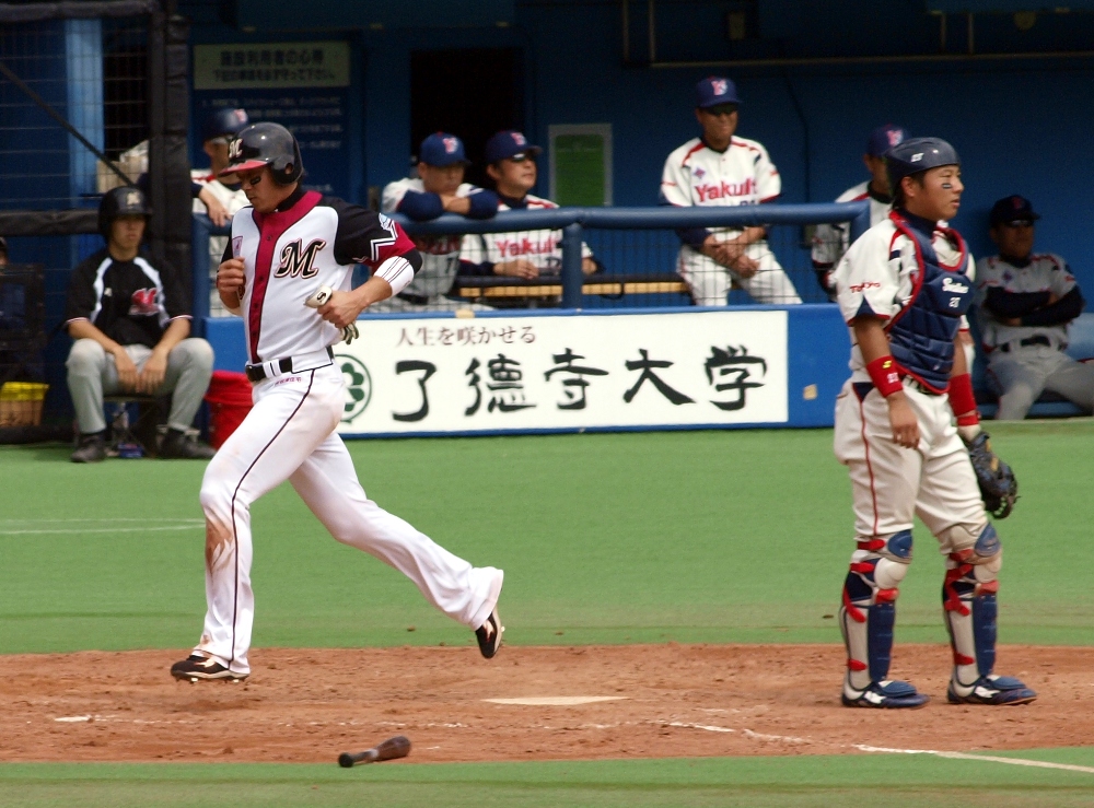 Saburo scores Lotte's only run