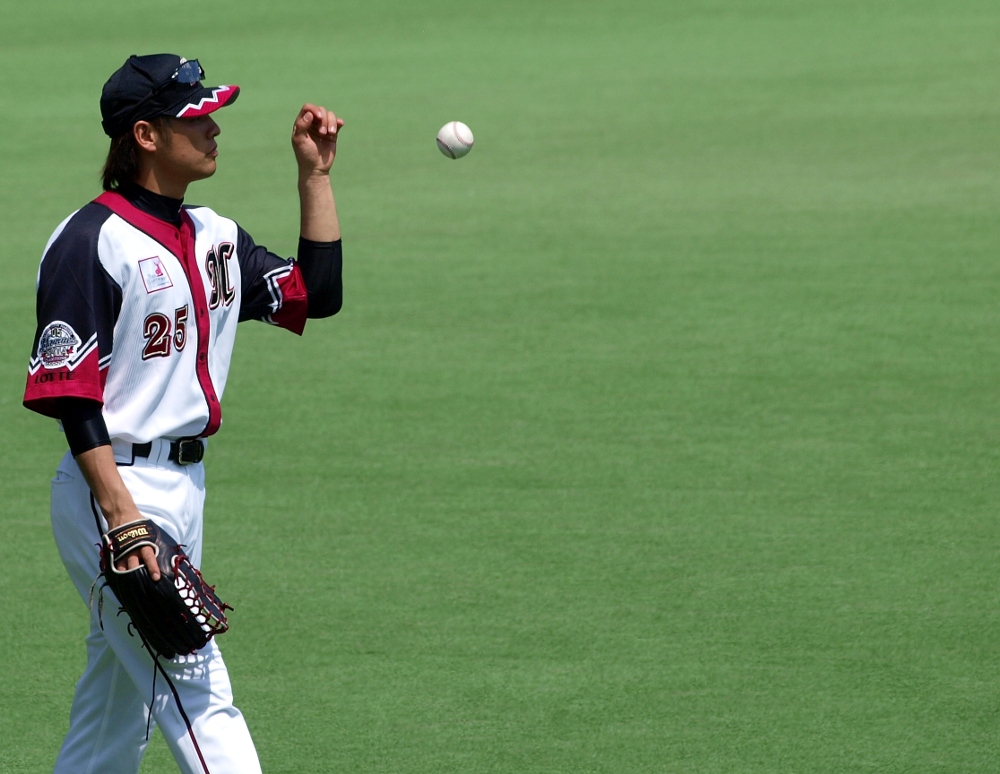 Takehara causes baseballs to levitate