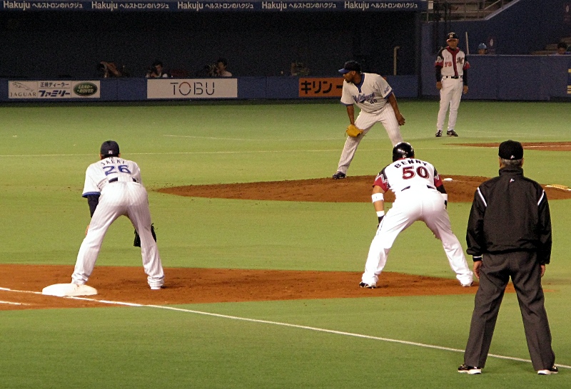 ybs520a Bay Star starter Walrond keeps the Lotte offense in check