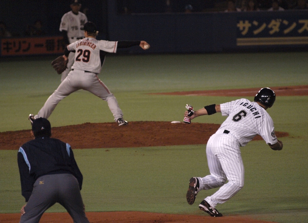 Iguchi makes his break