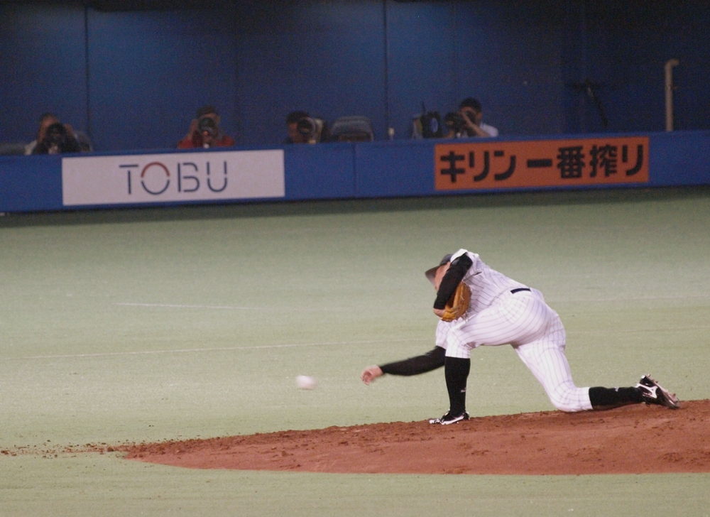 Watanabe slings it against the Carp