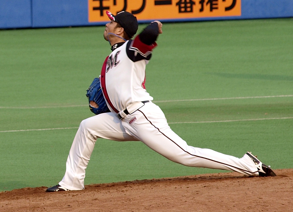 613_kawasaki Kawasaki blows fastballs past the Hanshin lineup