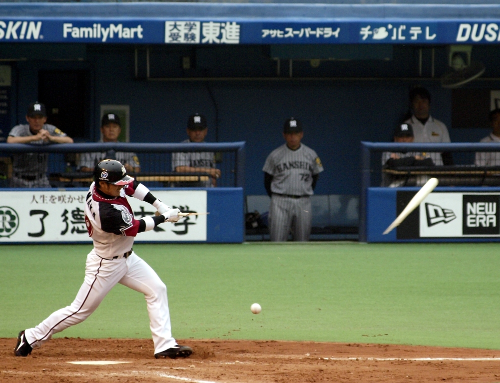 Tanaka shatters his bat en route to an 8th inning walk