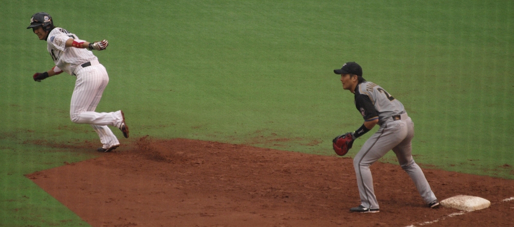 628_steal Tsuyoshi steals 2nd in the rain