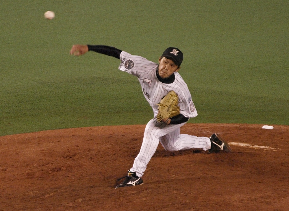 703_ueno2 Ueno muscles a pitch to the plate in the 7th