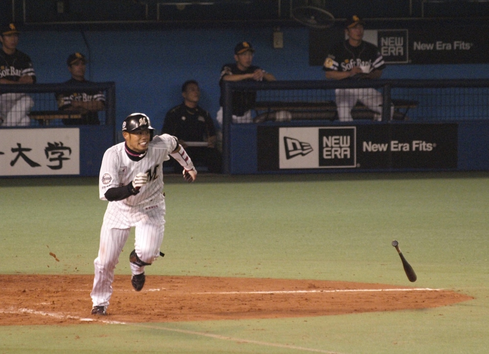 718_imae Imae runs out his 9th inning single