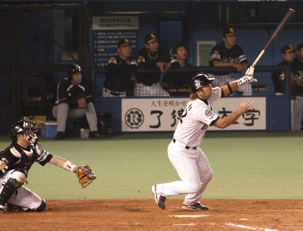 718_satozaki Go on and throw that bat, Sato - it's long, long gone