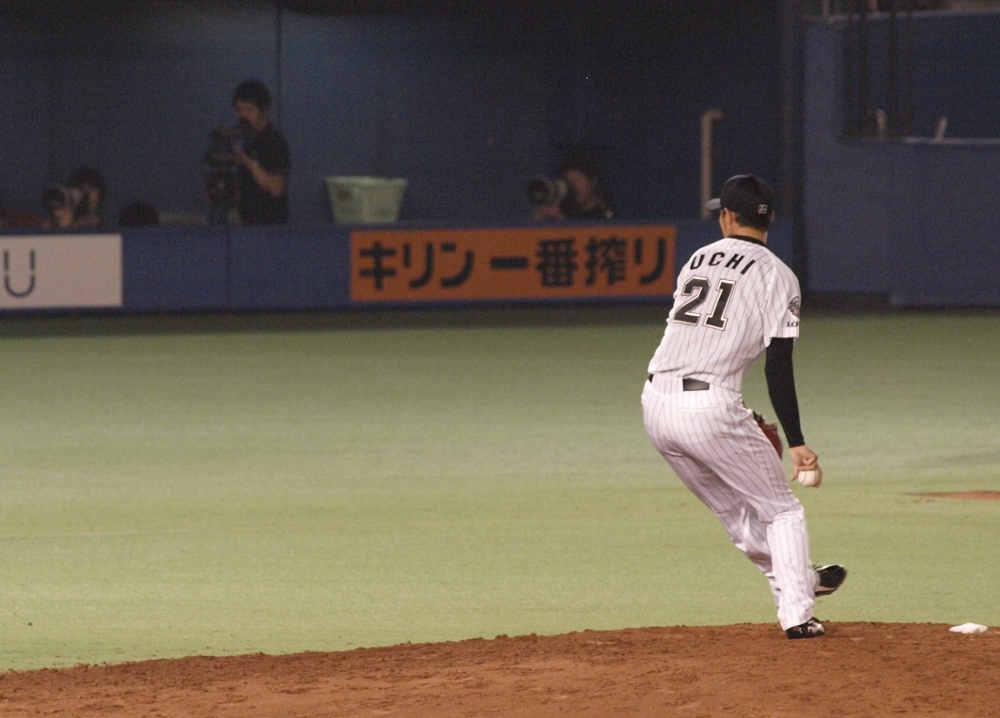 Uchi winds up in the 8th