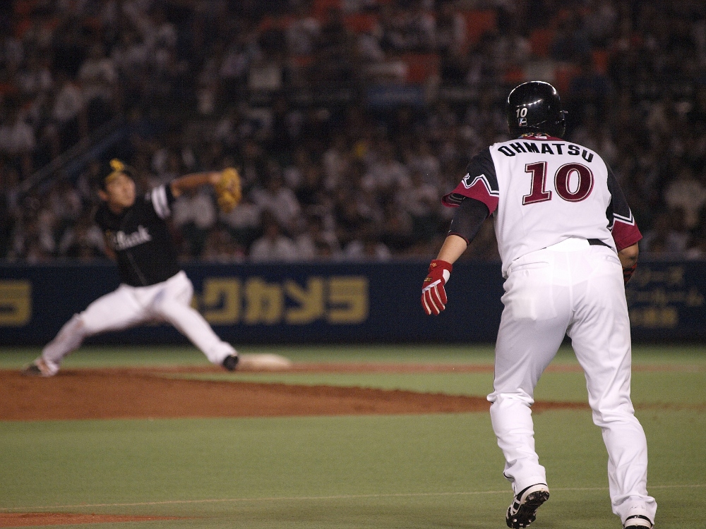 Ohmatsu waits on the pitch from SHOTA!!!!