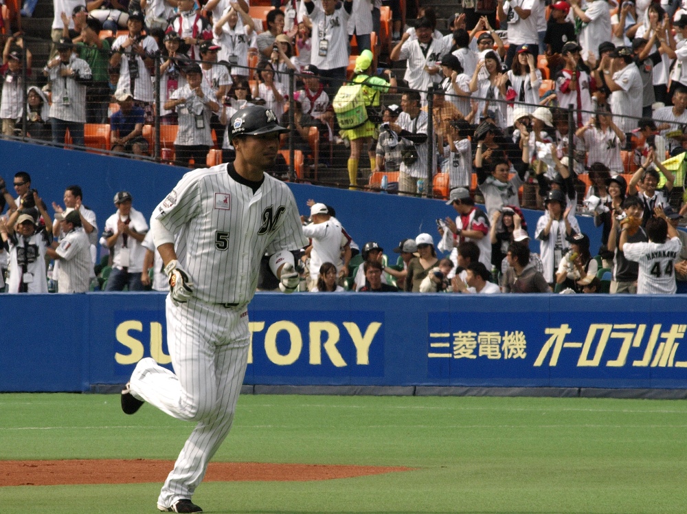 Round the bases and enjoy that trot, Koichi!