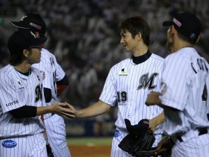 Congrats to Karakawa for his CG shutout on the 11th vs Rakuten... photo from marines.co.jp